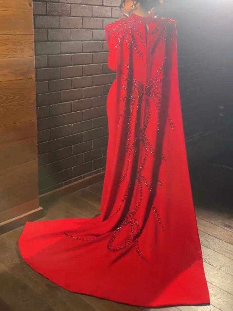 Women Formal Party Wear Dress - ชุดราตรียาวสีแดงแบบมุสลิมอาหรับซาอุดิอาระเบียแบบกำหนดเองได้ คอสูงประดับด้วยลูกปัด ชุดสำหรับผู้หญิงสำหรับโอกาสพิเศษ ชุดงานเลี้ยง ชุดประกวด