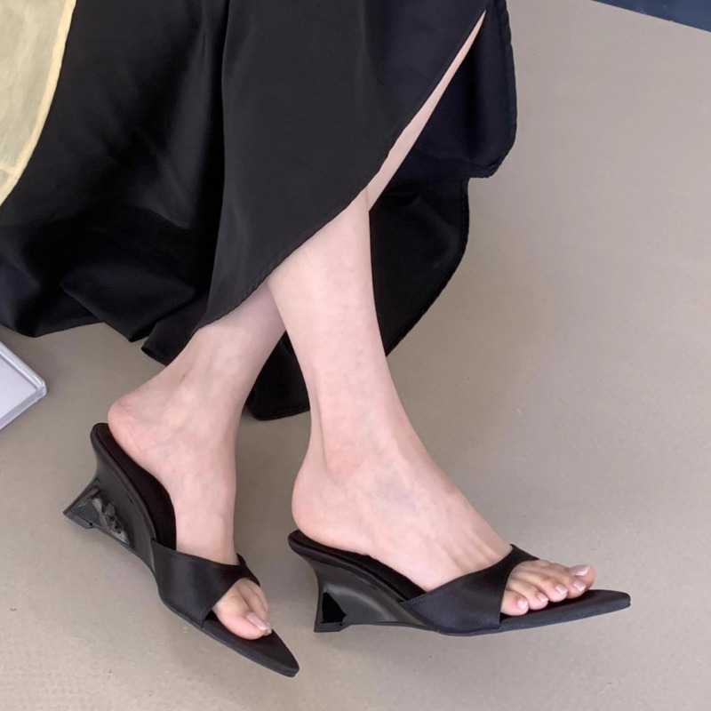 รองเท้าแตะส้นเตารีดแฟชั่นฤดูร้ - Women Formal Wear For Summer บทวิจารณ์และราคา